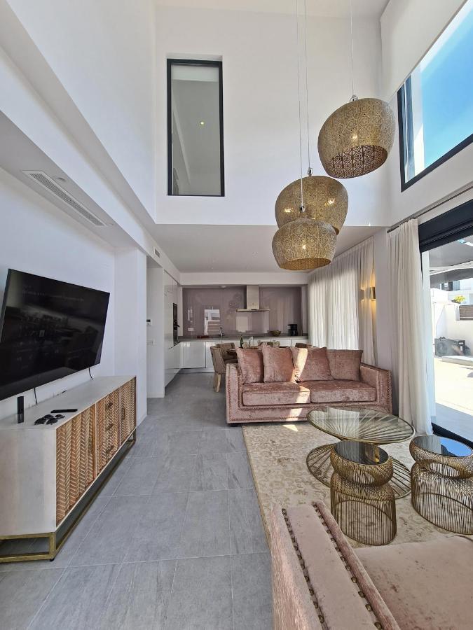 Luxury Villa By Nras กราน อาลากันต์ ภายนอก รูปภาพ